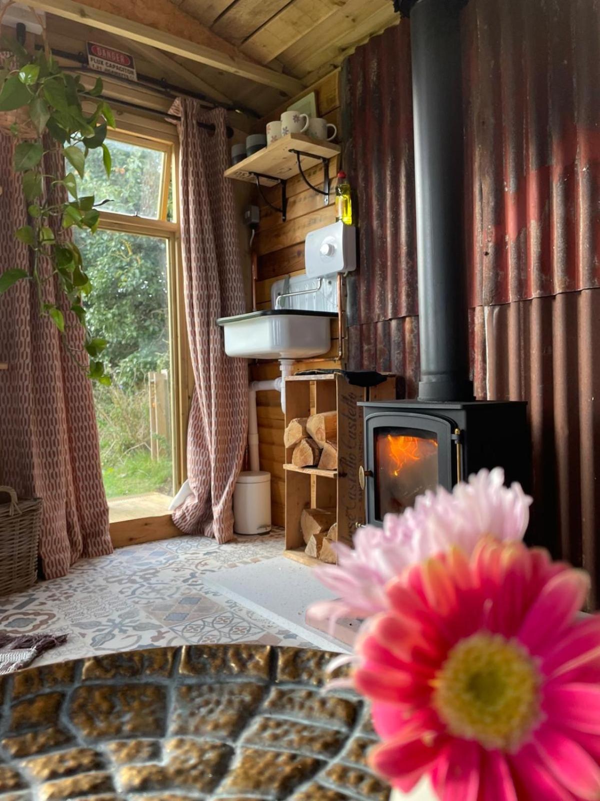 Pear Tree Hut At Carr House Farm Campsite *